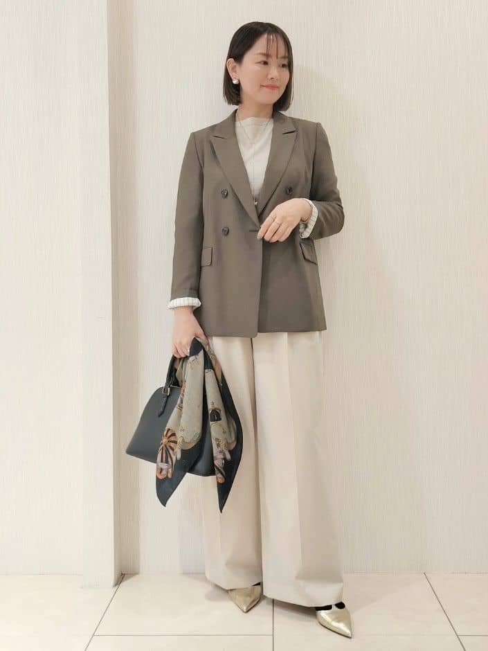 naokoさんの「UNTITLED｜【アンサンブル可/洗える】シルクウールカシミヤ ドルマンスリーブニット」を使ったコーディネート