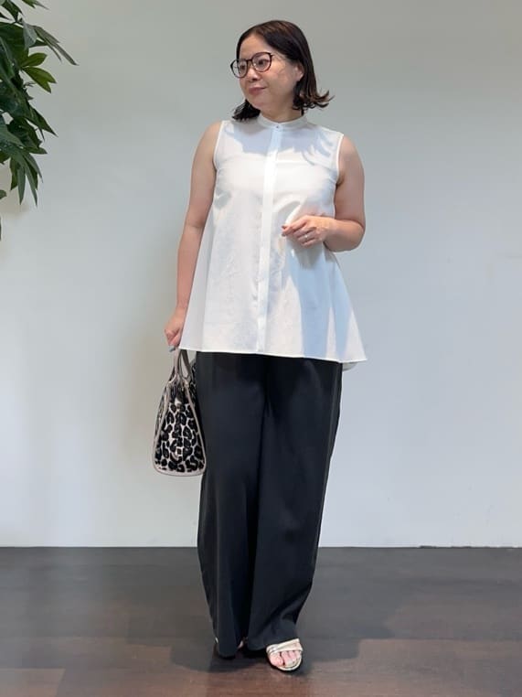 Asamiさんの「UNTITLED｜【接触冷感/吸水速乾】フレアバックシャンブラウス」を使ったコーディネート