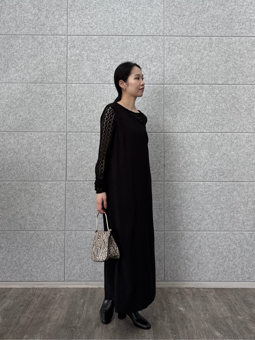 ひなさんの「INDIVI｜【LE VERNIS】Metal handle minibag」を使ったコーディネート