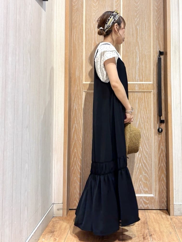 meiさんの「SHOO･LA･RUE｜【S-LL/ひんやり】きちんと見えで好印象 ドット柄デザイントップス」を使ったコーディネート