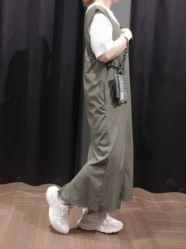 naoさんの「THE SHOP TK｜◆3連ミニショルダーバッグ クリアポーチ＋ミニウォレット＋スマホホルダー【ユニセックス】」を使ったコーディネート