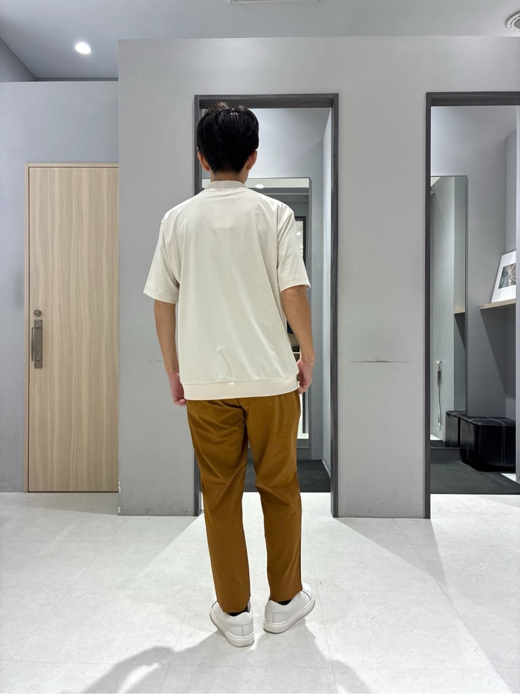 わいずみさんの「TAKEO KIKUCHI｜【3D ナイロン ストレッチ】スタンドカラー シャツブルゾン」を使ったコーディネート
