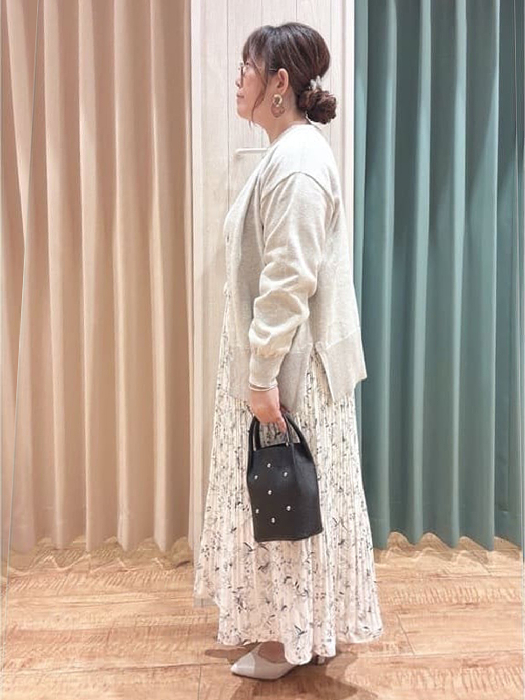タガさんの「SHOO･LA･RUE｜【セットアップ可】大人上品な アソートプリーツスカート」を使ったコーディネート