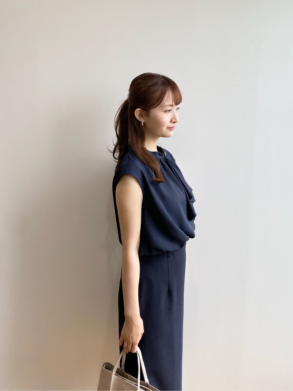 みさかさんの「index｜《丈が選べる》麻調ラップタイトスカート【洗濯機洗い可／イージーアイロン】」を使ったコーディネート