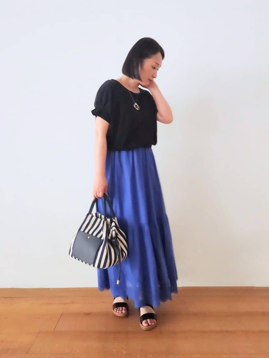 くまさんの「SHOO･LA･RUE｜【S-LL/UV/プチプラ】お袖タックで好印象 デザインTシャツ」を使ったコーディネート