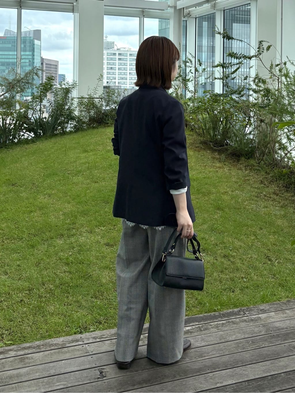 sakuさんの「INDIVI｜【褒められパンツ】ワンタックワイドパンツ」を使ったコーディネート
