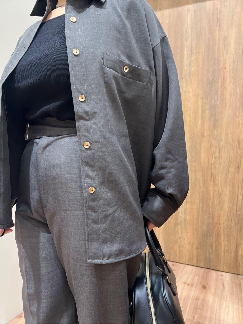 Reinaさんの「grove｜【カセット服/選べる着丈】洗濯機で洗えるオーバーシャツ」を使ったコーディネート