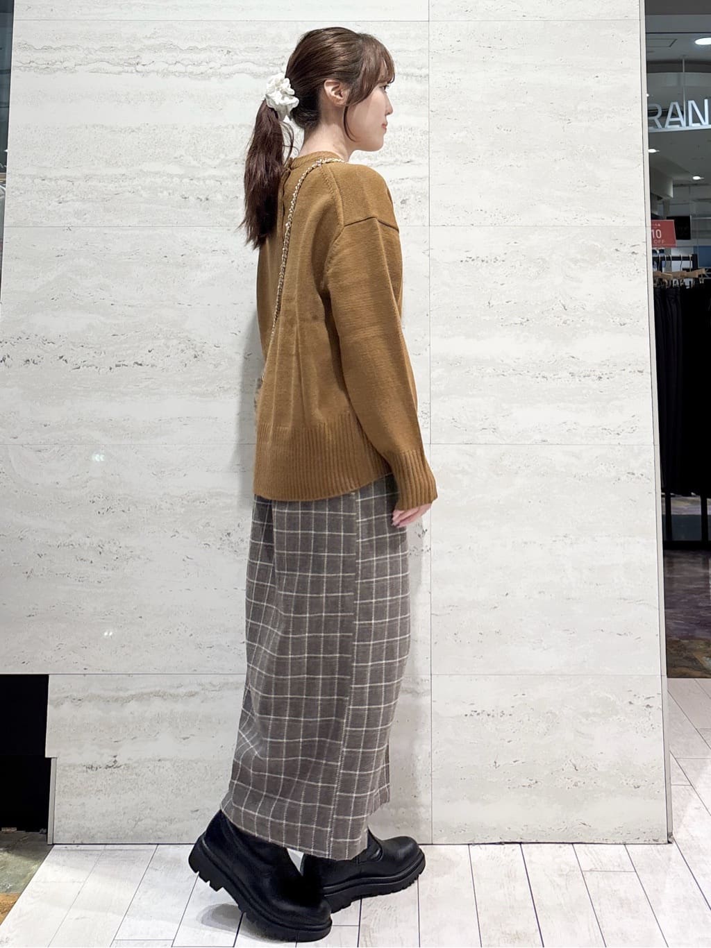 かほさんの「OPAQUE.CLIP｜チェックツイード ラップ風ナロースカート【洗濯機OK】」を使ったコーディネート
