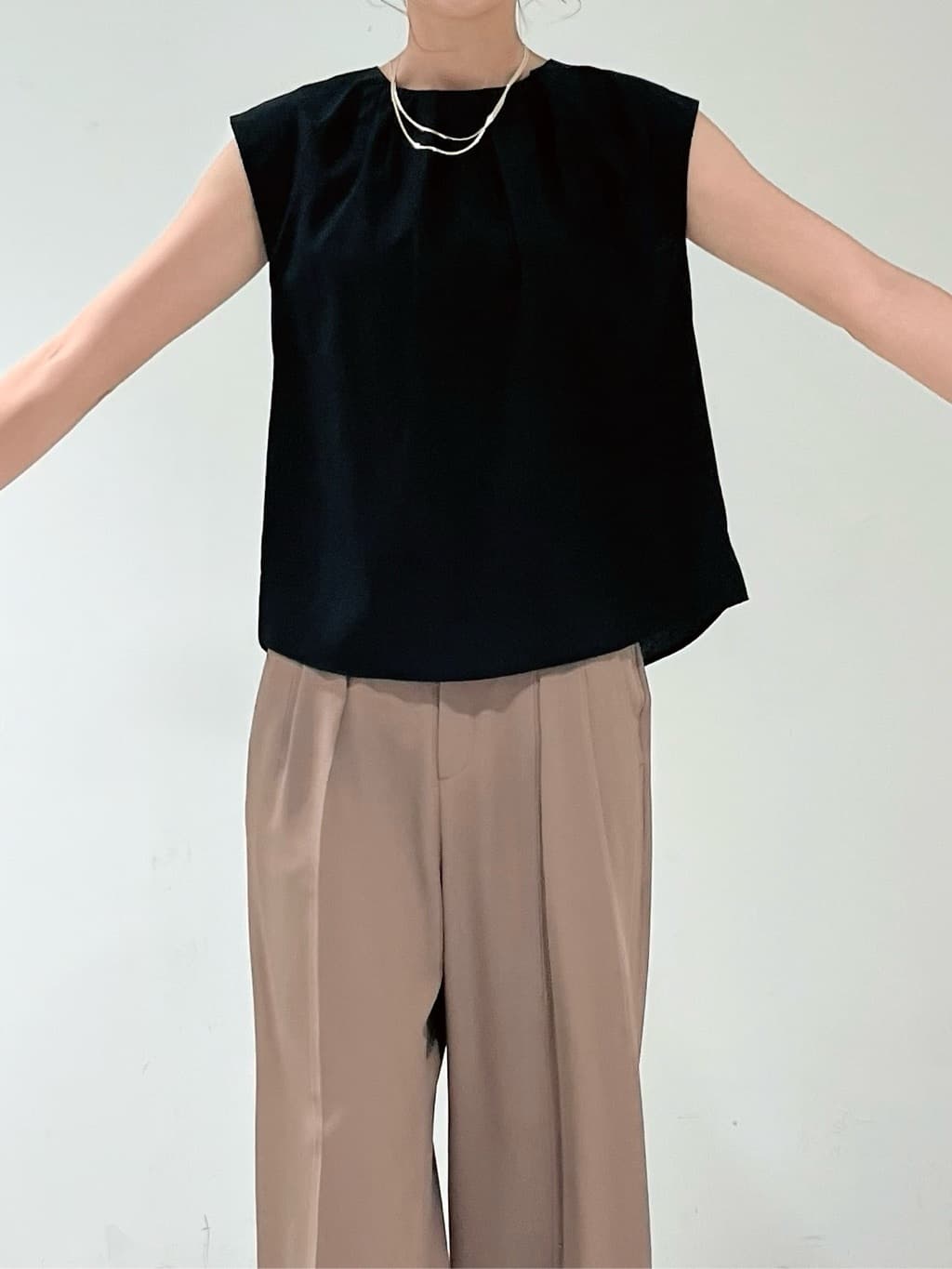 shioriさんの「INDIVI｜【着心地◎！】タックワイドパンツ」を使ったコーディネート