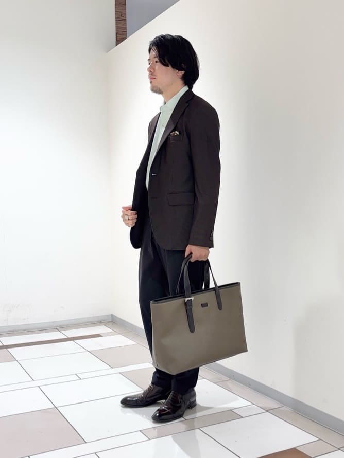 及川さんの「TAKEO KIKUCHI｜【360&deg;ストレッチ／セットアップ対応】None Of Stress ジャケット」を使ったコーディネート
