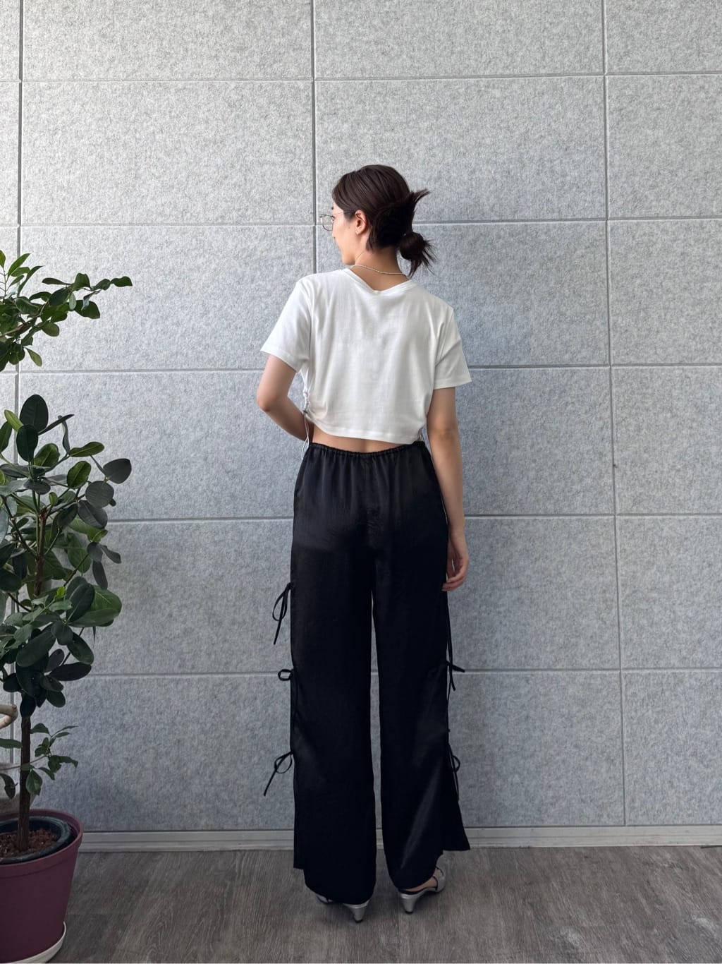 uchi__yamaさんの「CODE A｜drawstring crop tee」を使ったコーディネート