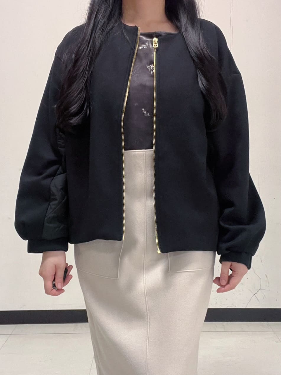 Hitomiさんの「index｜バックシャン小花刺繍ベロアトップス【洗濯機OK】」を使ったコーディネート