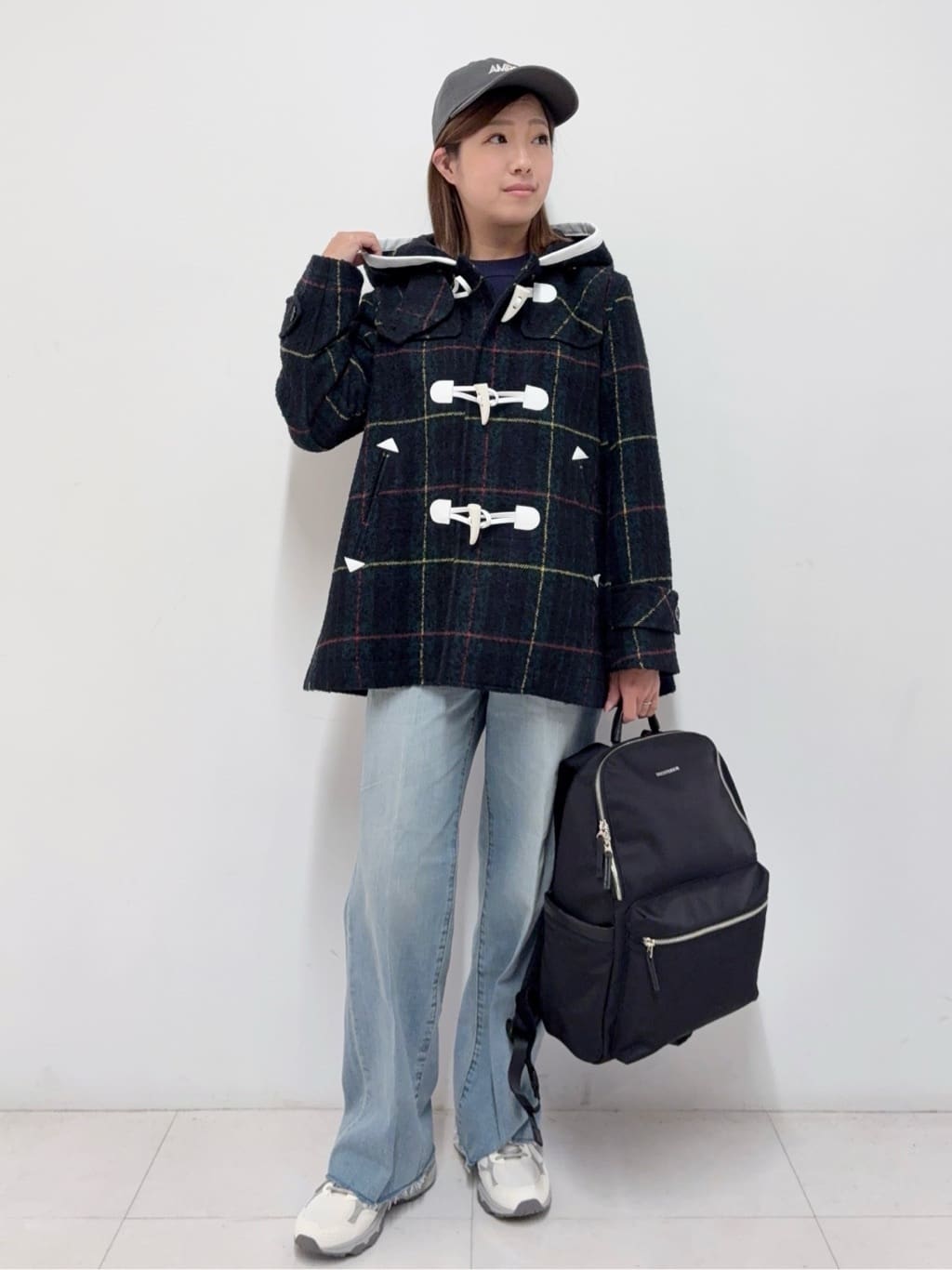 Nishijimaさんの「DRESSTERIOR｜センタープレス ワイドストレートデニム」を使ったコーディネート