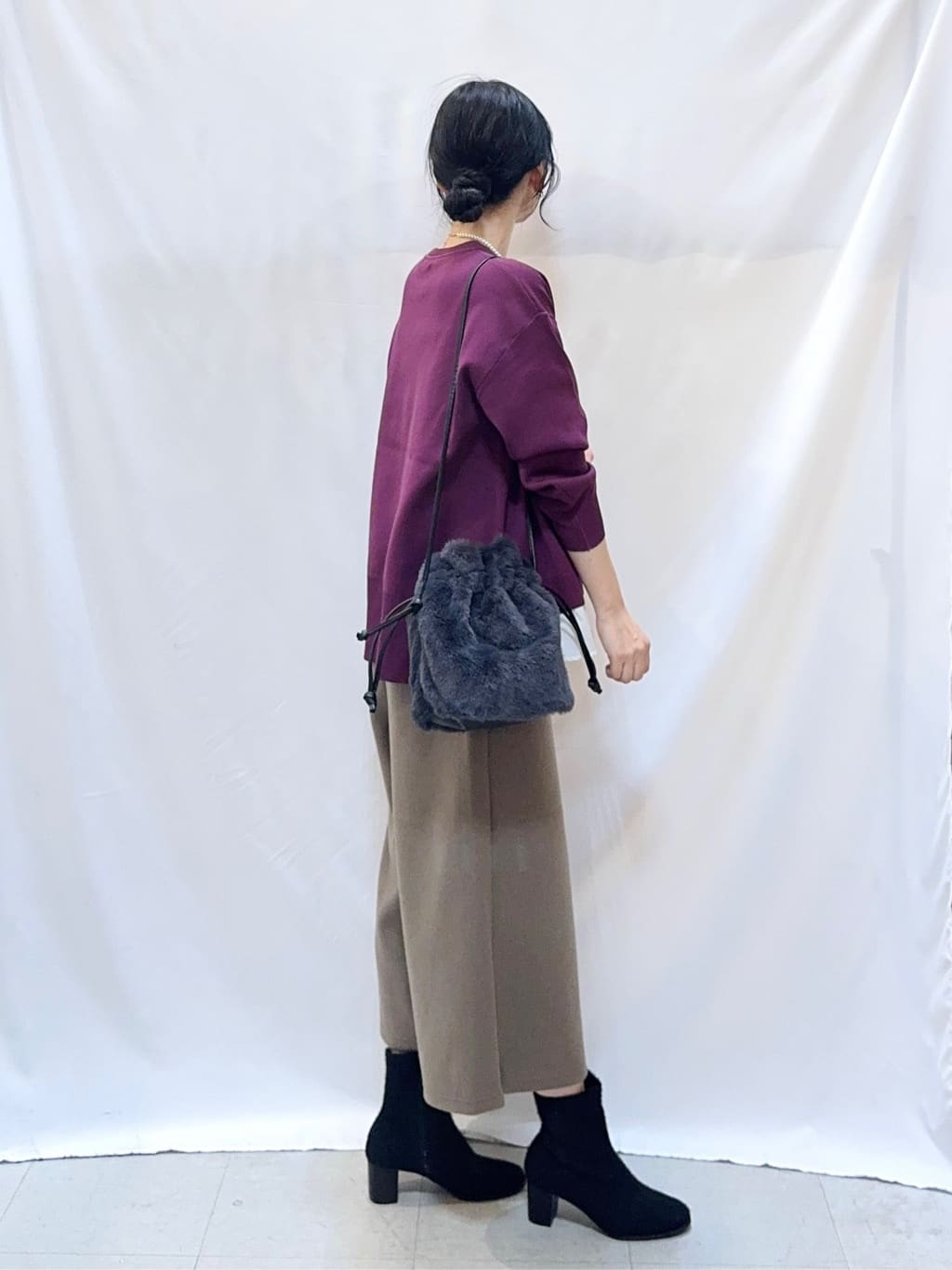 𝐇𝐢𝐫𝐨𝐦𝐢さんの「SHOO･LA･RUE｜【洗濯機可】美脚見え あったか圧縮ニット ガウチョパンツ」を使ったコーディネート
