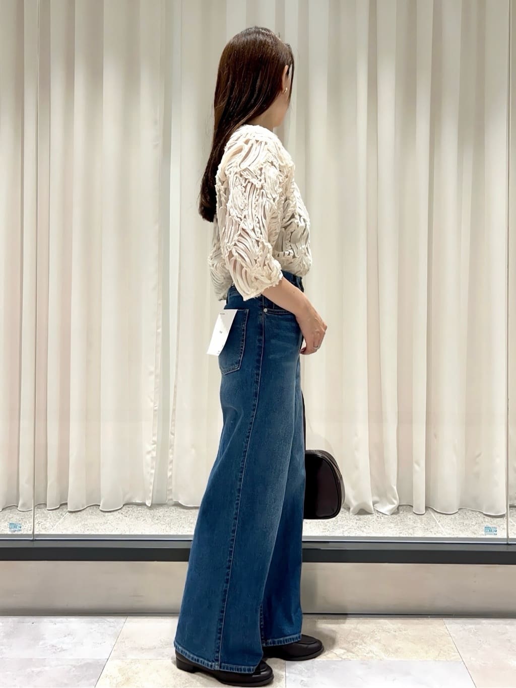 maiさんの「OPAQUE.CLIP｜シアー刺繍レース前開きブラウス【洗濯機洗い可】」を使ったコーディネート