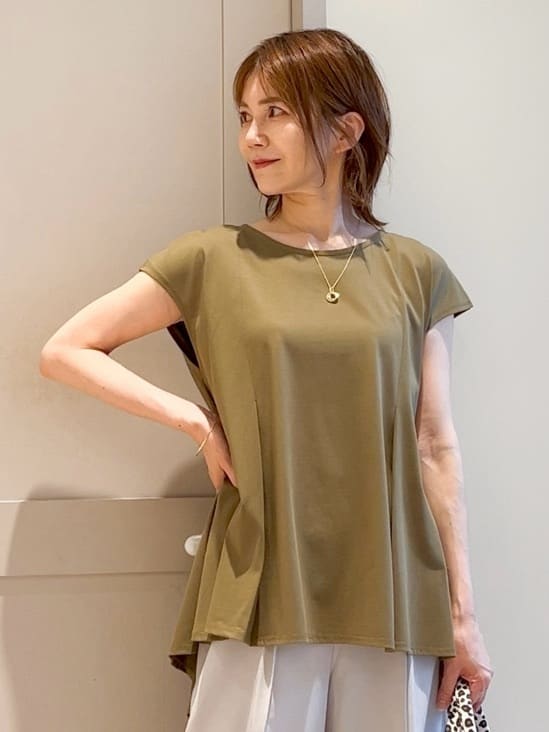 yamakoさんの「grove｜すっきり見え　ペプラムフレンチスリーブカットソー」を使ったコーディネート