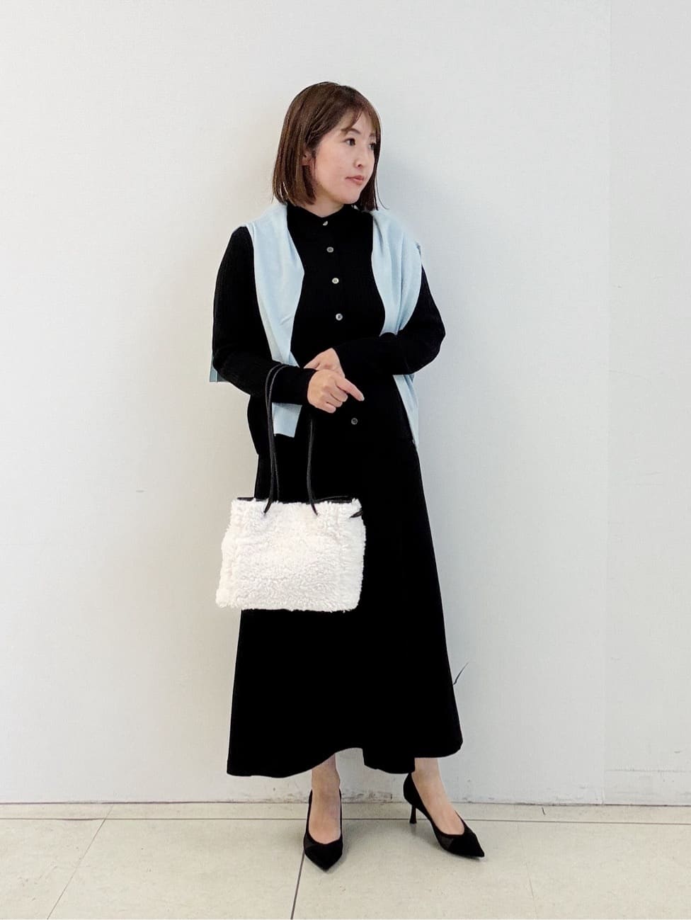 yoshiyaさんの「INDIVI｜【SETUP可能／洗える／UVケア】ライトジャージ セミフレアスカート」を使ったコーディネート