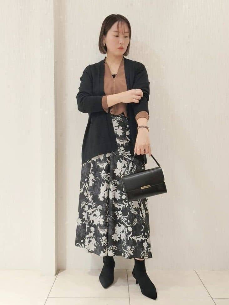 naokoさんの「UNTITLED｜【アンサンブル可/洗える/ボタンなし】シルクウールカシミヤ 着流しカーディガン」を使ったコーディネート