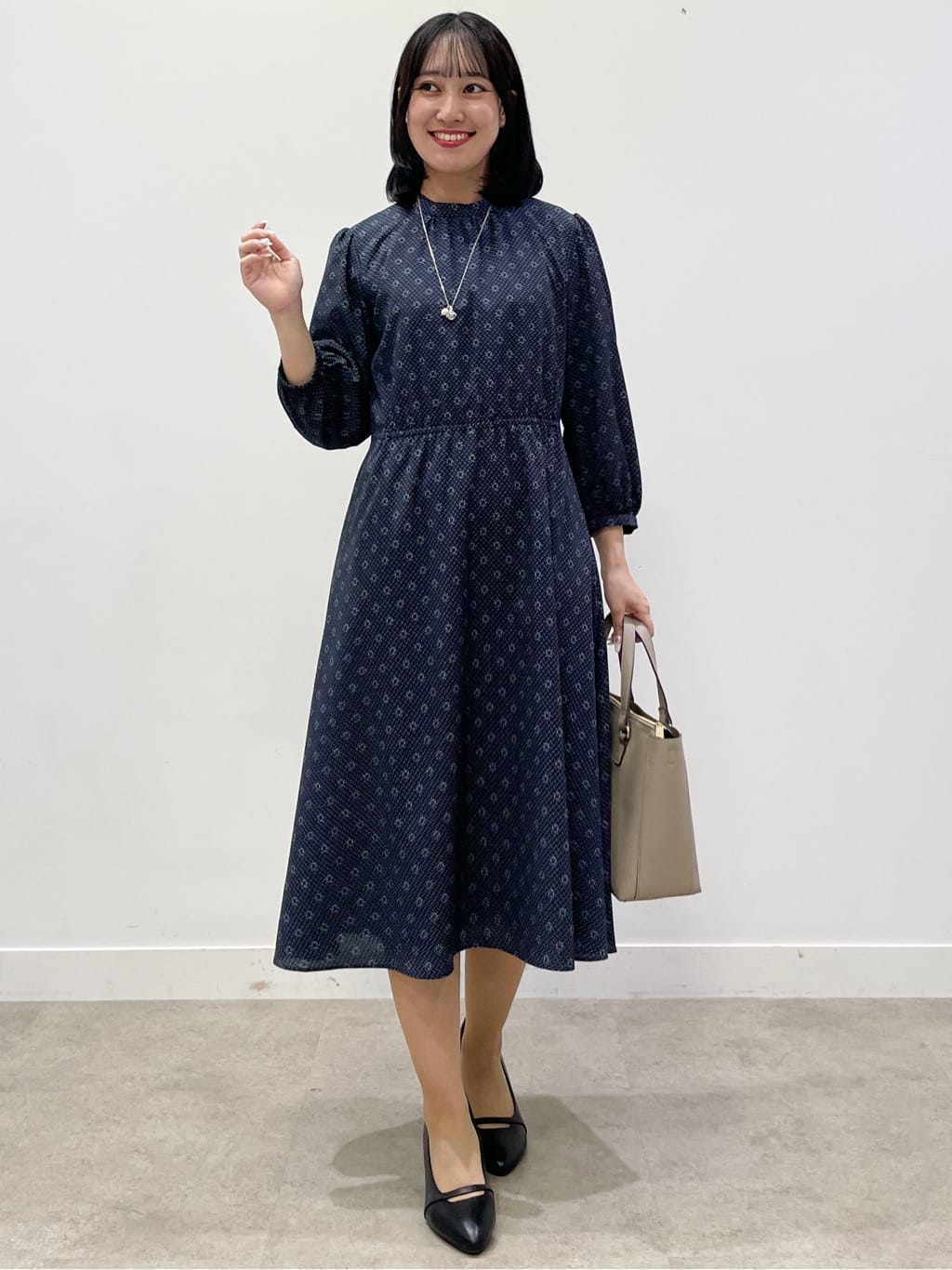 yukariさんの「Reflect｜【きちんと見え／通勤／セレモニーにおすすめ◎】ドット&times;ダイヤ柄ワンピース」を使ったコーディネート