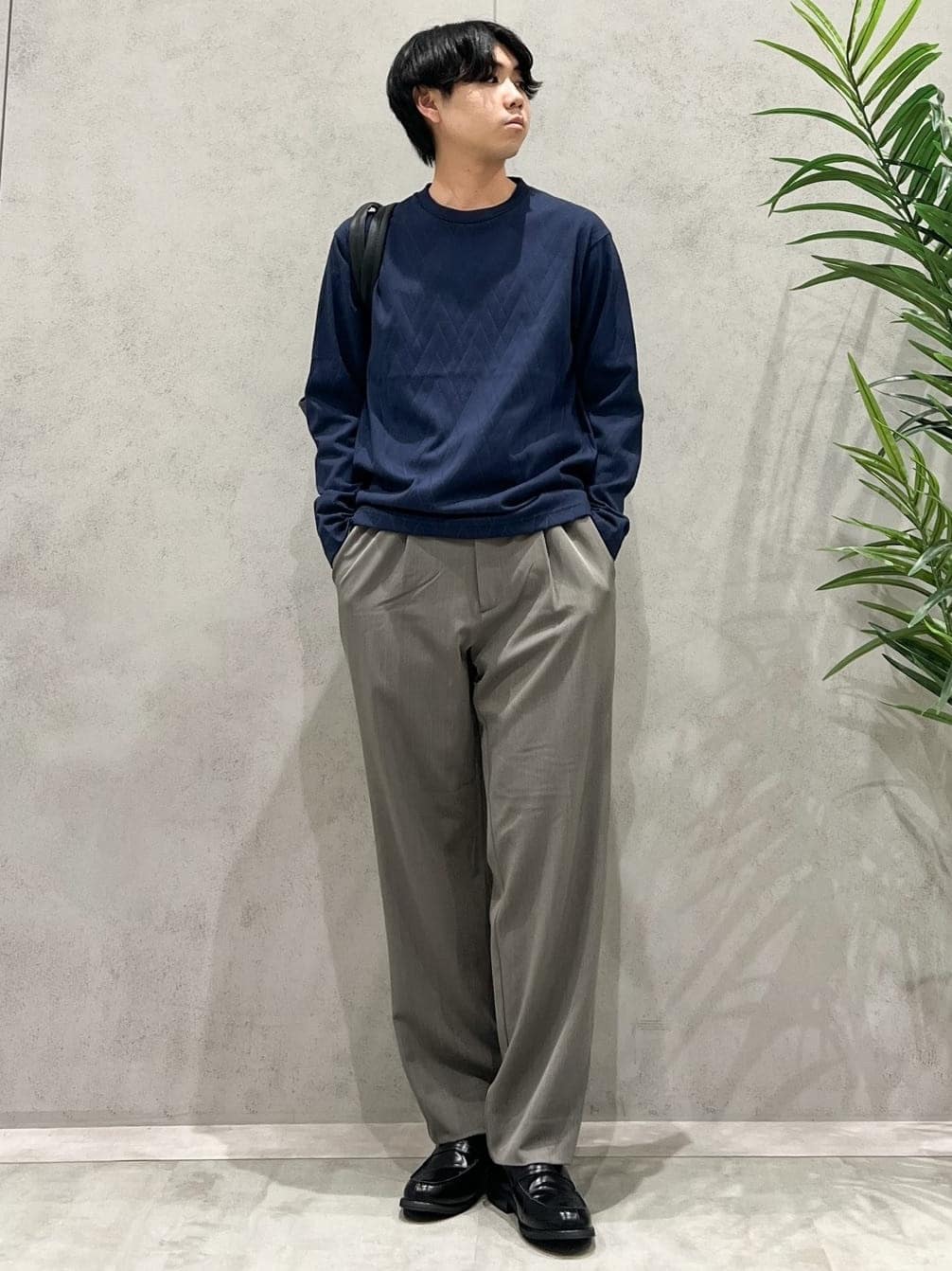 SHI-MAさんの「THE SHOP TK｜リンクスジオメトリック長袖Tシャツ【サスティナブル素材使用/洗濯機OK】」を使ったコーディネート
