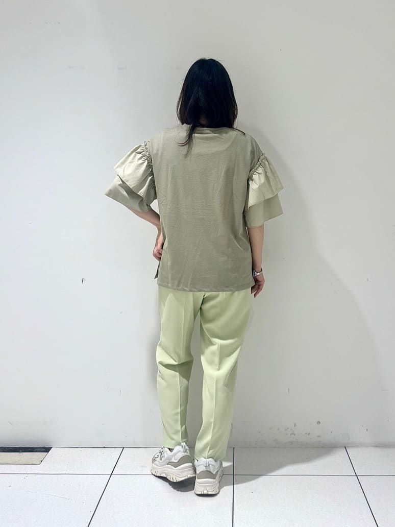 そんさんの「INDIVI｜【接触冷感／セットアップ対応】イージーテーパードパンツ【通勤・セレモニー】」を使ったコーディネート