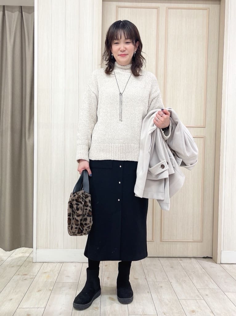 kaneさんの「SHOO･LA･RUE｜【S-LL/あったか】すらりときれい見え ベイカー風ナロースカート」を使ったコーディネート