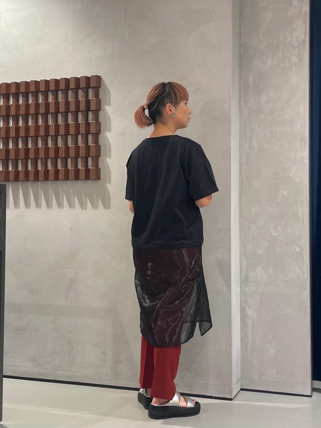 KOUさんの「INDIVI｜シアードッキングTシャツ」を使ったコーディネート