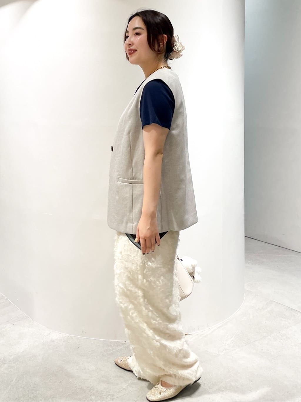 かりんさんの「OPAQUE.CLIP｜《5色展開》ベーシックTシャツ【洗濯機洗い可／UV／接触冷感】」を使ったコーディネート