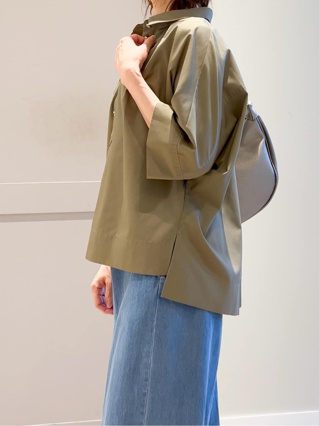 yamakoさんの「grove｜ラウンドメタルバングル」を使ったコーディネート