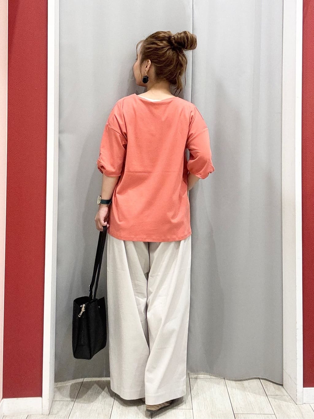 shioさんの「SHOO･LA･RUE｜【ひんやり/洗える/S-LL】袖ねじりシルケットトップス」を使ったコーディネート