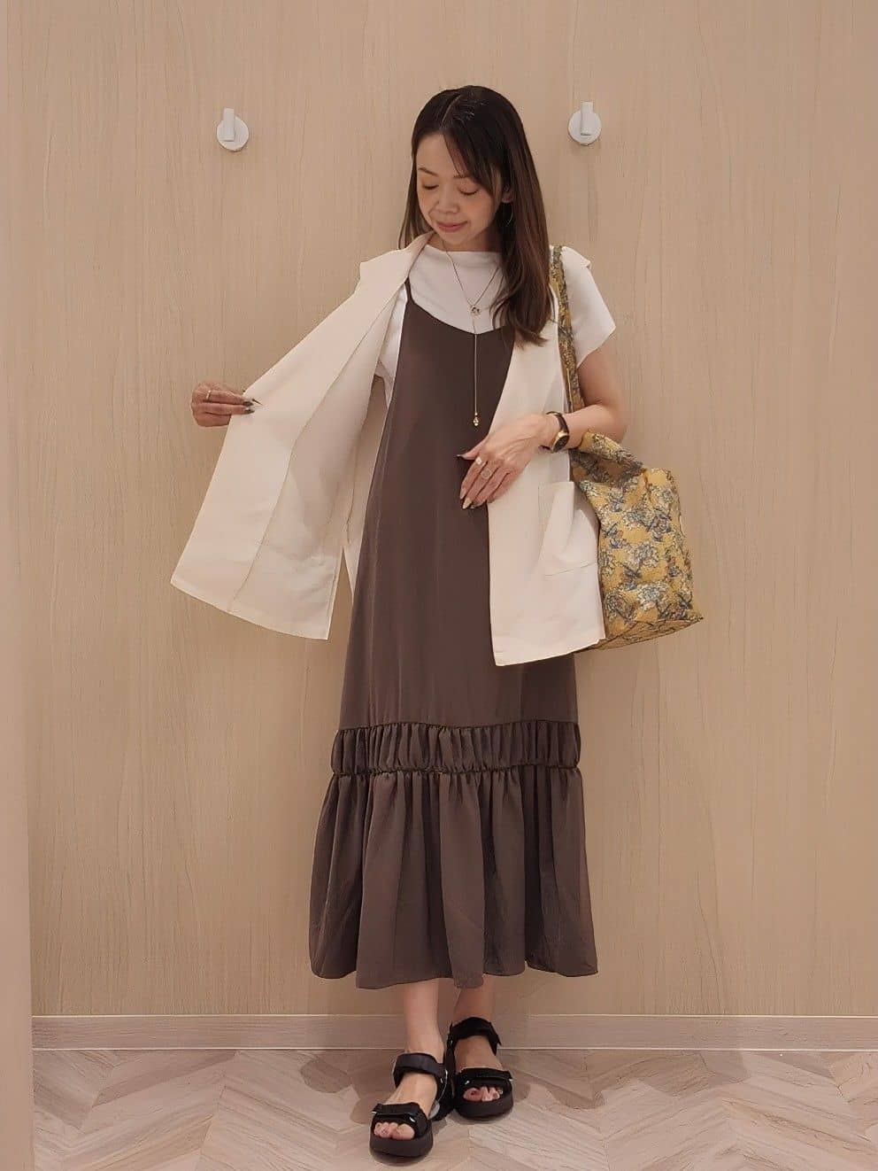 asadaさんの「SHOO･LA･RUE｜【S-LL】夏のレイヤードコーデに さらりと着られるメッシュジレ」を使ったコーディネート