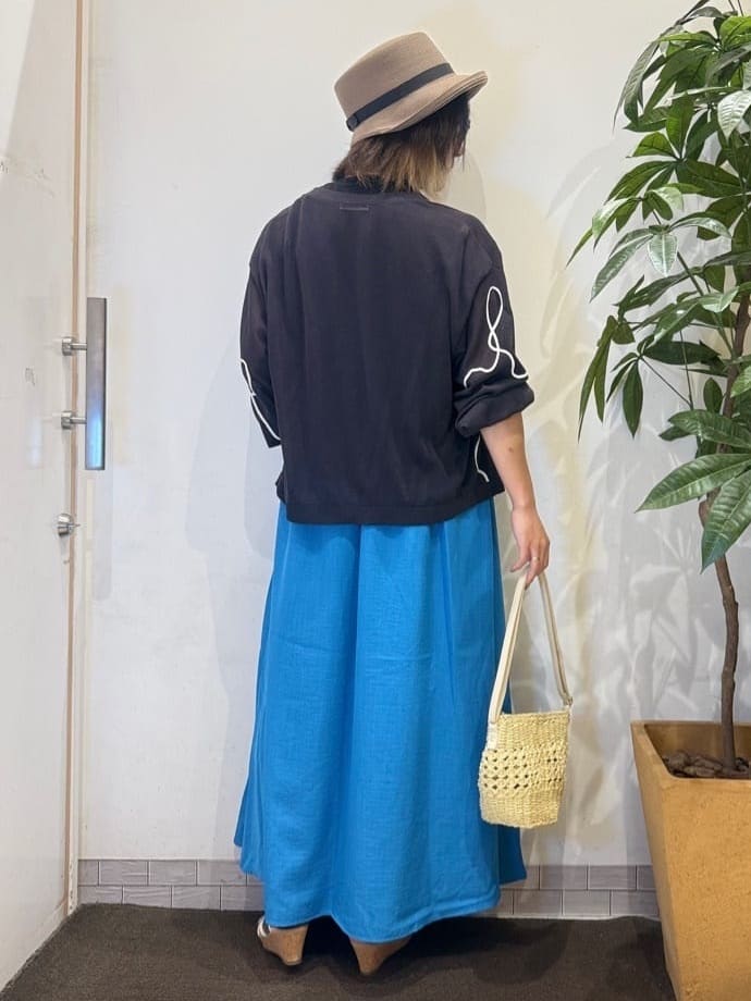 misakiさんの「SHOO･LA･RUE｜ニュアンスデザインがこなれ見え 刺繍デザイン シアーカーディガン」を使ったコーディネート