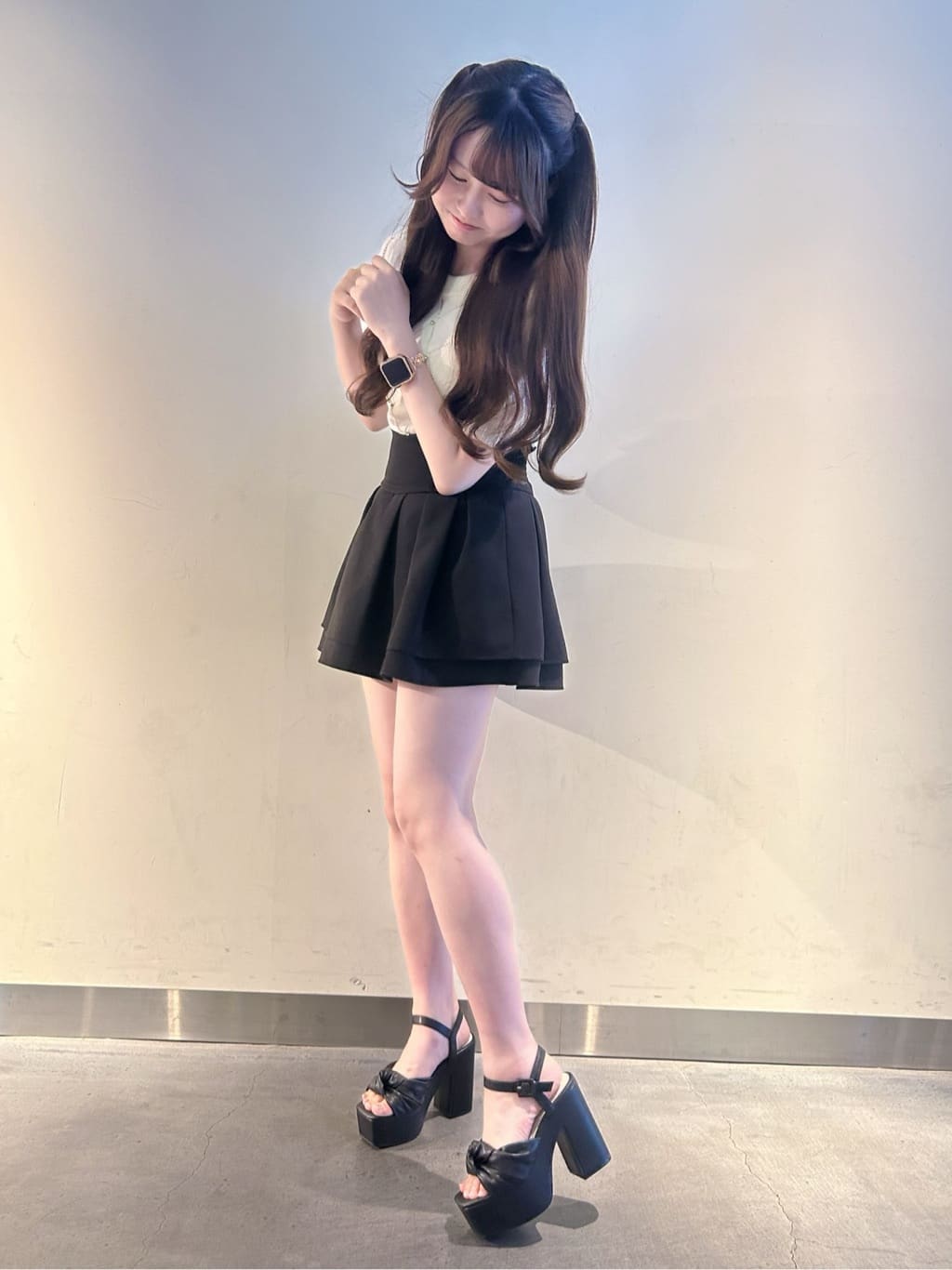 ゆうりさんの「ESPERANZA｜【ラク盛り／サンダル】リピーター続出／脚長美脚　ツイストリボンサンダル」を使ったコーディネート