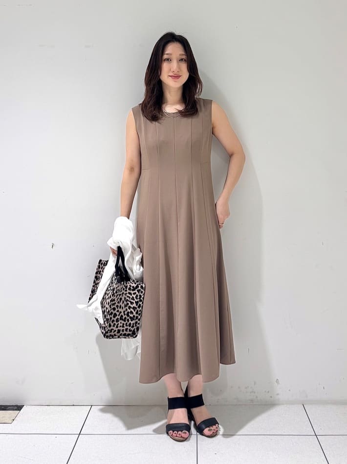 そんさんの「INDIVI｜【体型カバー／清涼感】シアーオーバーシャツ」を使ったコーディネート