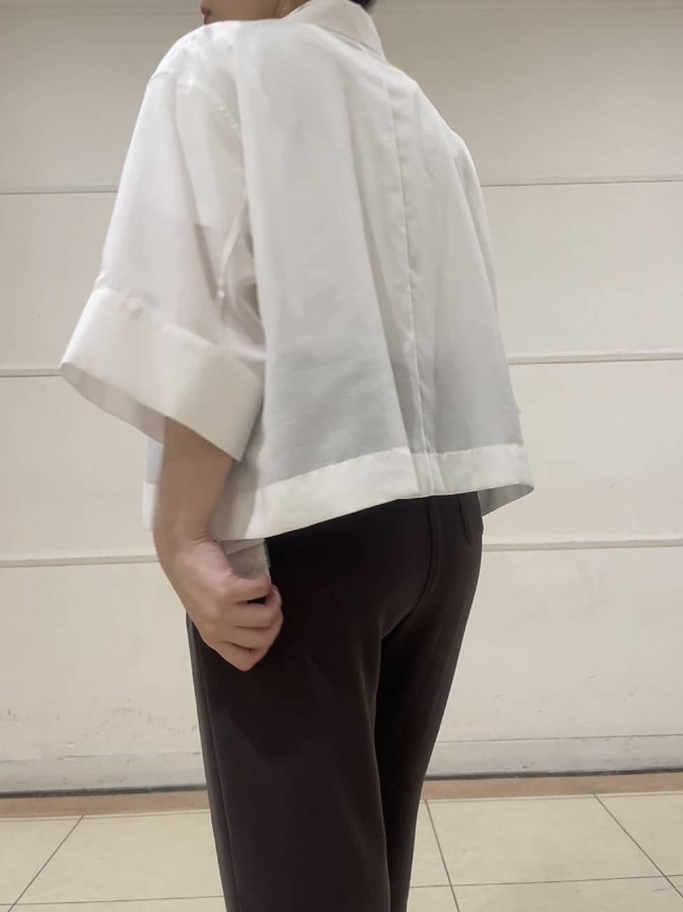 watanabeさんの「UNTITLED｜【前開き/洗える】ショート丈シアーシャツ」を使ったコーディネート