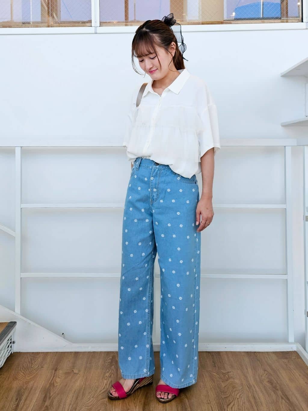 ゆゆさんの「SHOO･LA･RUE｜【S-LL】一枚でサマ見え チュールドッキングシャツ」を使ったコーディネート