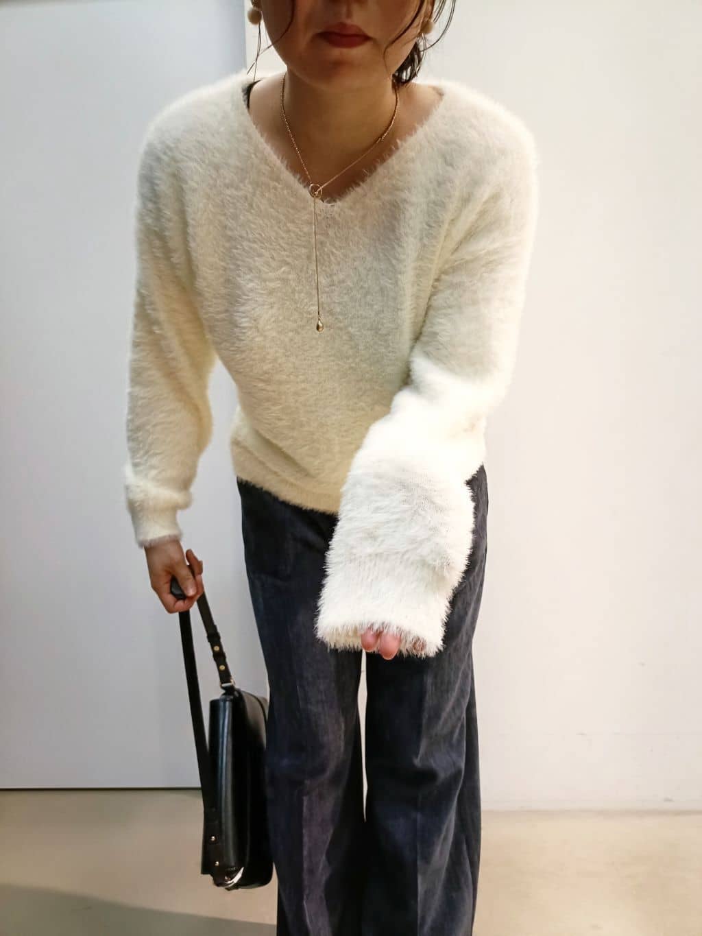 あんさんの「THE SHOP TK｜【華やかで柔らか】ふわふわフェザーニット/洗える・前後2WAY」を使ったコーディネート