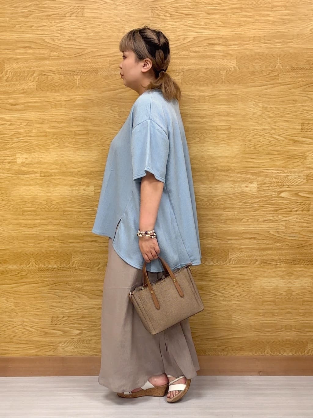 ぁむさんの「SHOO･LA･RUE｜【S-LL/洗える/体型カバー/5分袖】涼しくきれいに決まる Aライントップス」を使ったコーディネート