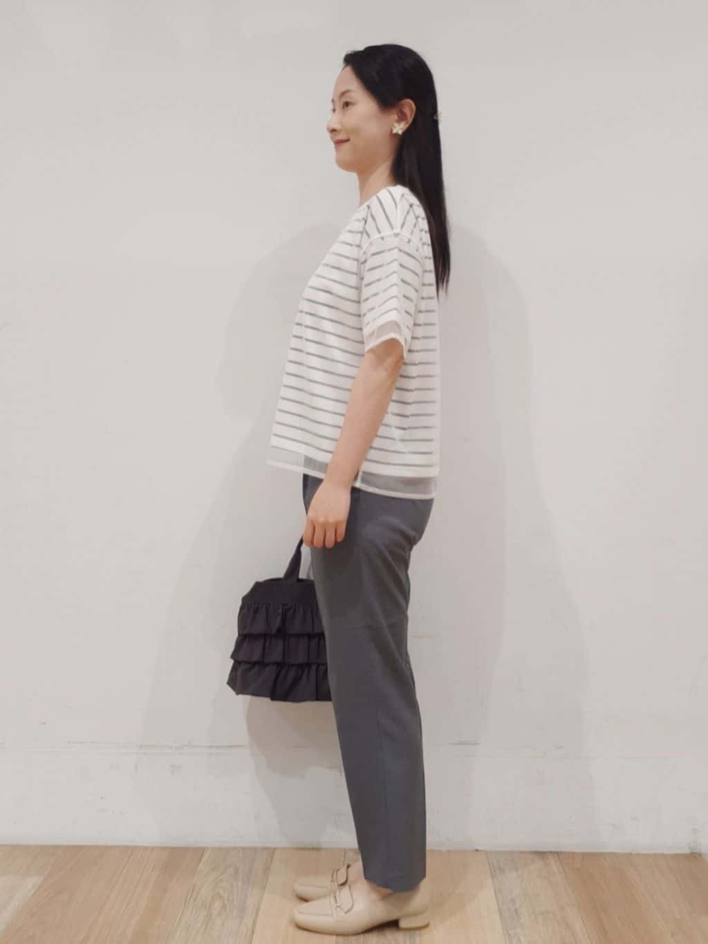 にこさんの「grove｜ラフだけどおしゃれ　チュールレイヤードTシャツ」を使ったコーディネート
