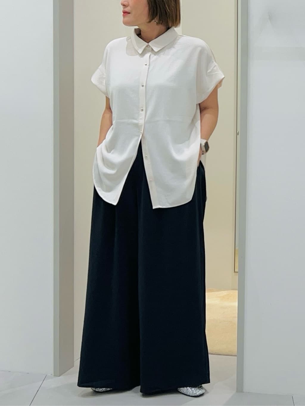 タナさんの「THE SHOP TK｜コットンライクブラウス【接触冷感/洗濯機OK/UV/セットアップ可】」を使ったコーディネート