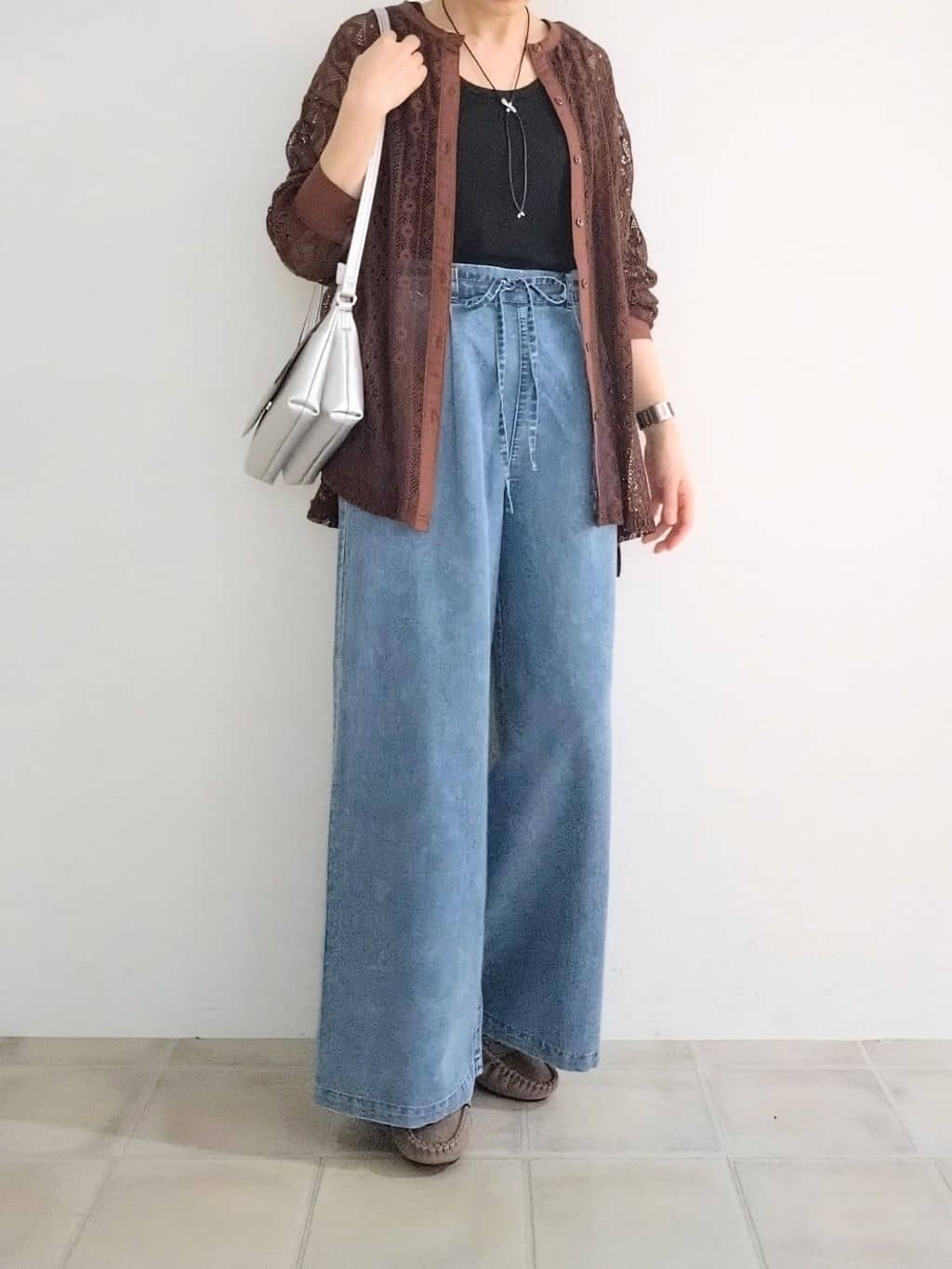 miomioさんの「SHOO･LA･RUE｜【セットアップ可】レース使いが美しい バンドカラーシャツ」を使ったコーディネート