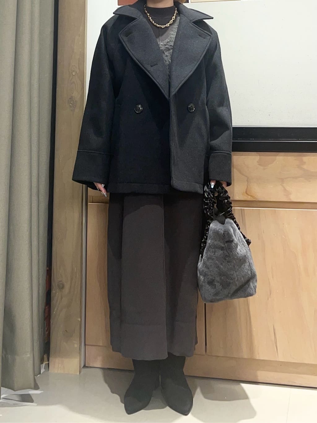 かのさんの「THE SHOP TK｜優秀ふわふわベスト＆ニットワンピース【毛玉になりにくい/静電気防止/洗える】」を使ったコーディネート