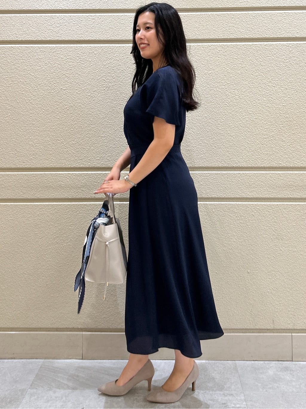 Momokaさんの「COUP DE CHANCE｜【手洗い可／日本製】カシュクール風ワンピース」を使ったコーディネート