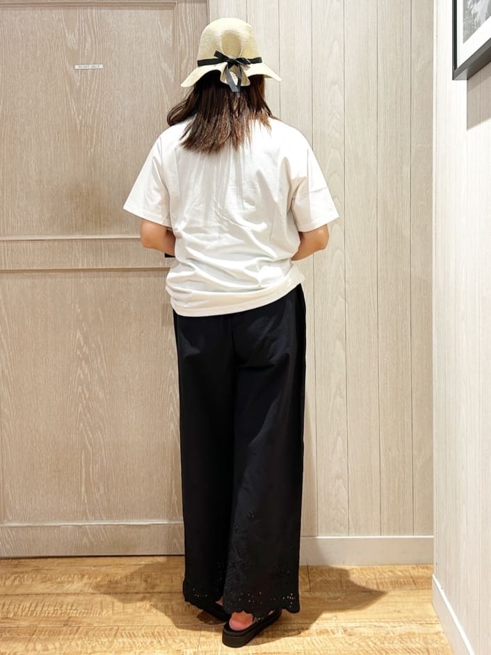 yukaさんの「SHOO･LA･RUE｜【S-LL/ひんやり/UV】選べる6柄でそれぞれ欲しくなる プリントTシャツ」を使ったコーディネート