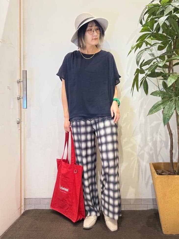 misakiさんの「SHOO･LA･RUE｜【S-LL/ポケット付き】チェック柄 ウェーブプリーツパンツ」を使ったコーディネート