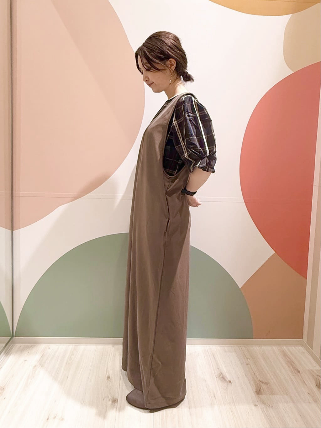 長女さんの「SHOO･LA･RUE｜【S-LL/5分袖】お袖タックできれいに魅せる 大人のチェックブラウス」を使ったコーディネート