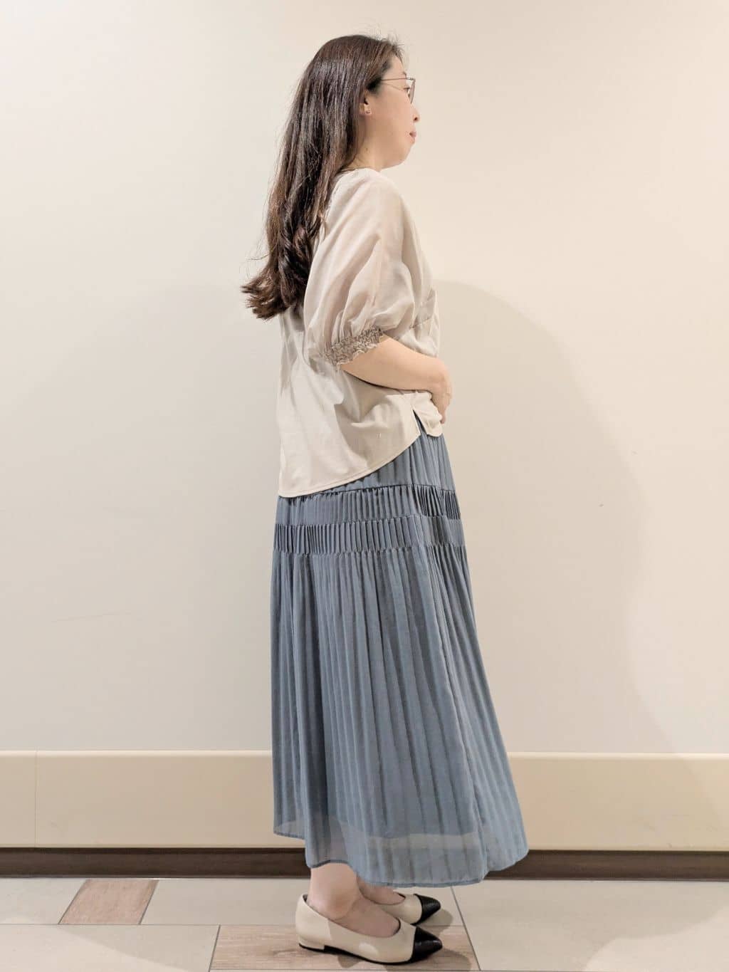 imamiさんの「Reflect｜【マシンウォッシュ可】シアーパフスリーブTブラウス」を使ったコーディネート