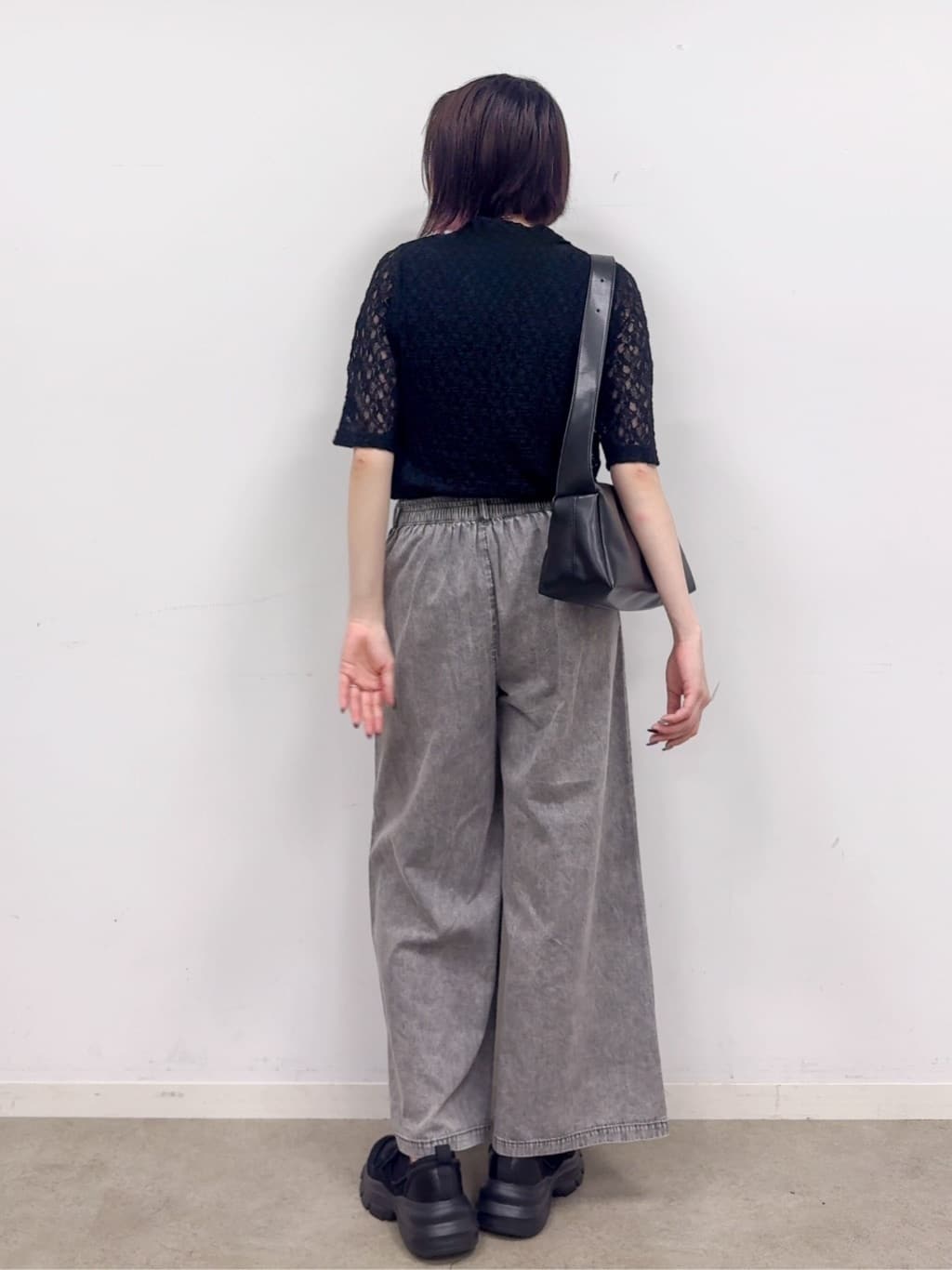 𝐜𝐡𝐢𝐤𝐚さんの「SHOO･LA･RUE｜【セットアップ可/S-LL】リボン付き イージーワイドデニムパンツ」を使ったコーディネート
