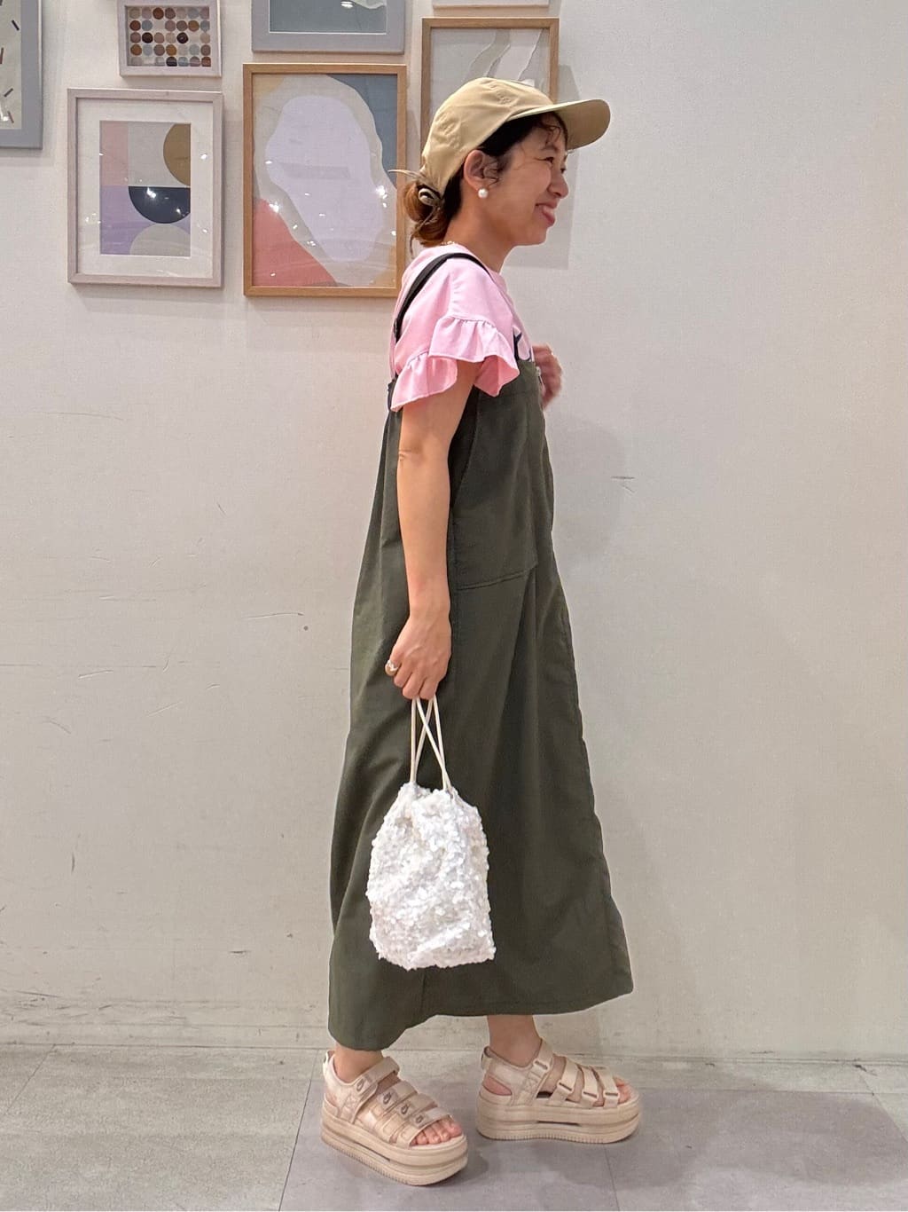 たけぴさんの「SHOO･LA･RUE｜【S-LL/汗ジミ軽減/ひんやり/UVカット】フリルTシャツ」を使ったコーディネート