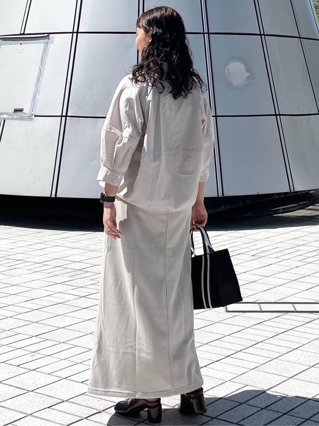 sumicaさんの「OPAQUE.CLIP｜切替フォルムシャツ【洗濯機洗い可】」を使ったコーディネート